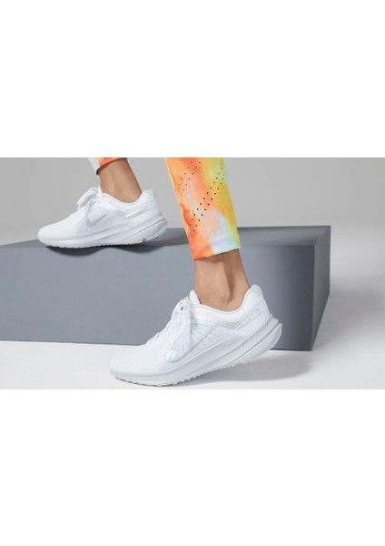 Wmns Nike Quest 5 Kadın Beyaz Koşu Ayakkabısı DD9291-100