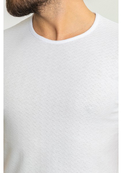 Desenli Ekru Rengi Slim Fit Bisiklet Yaka Erkek T-Shirt fiyatları