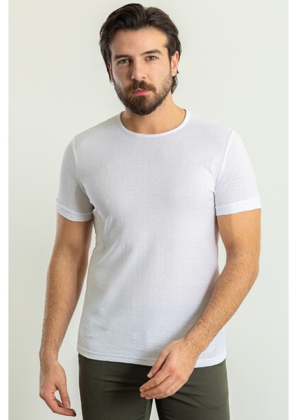 Desenli Ekru Rengi Slim Fit Bisiklet Yaka Erkek T-Shirt fırsatları