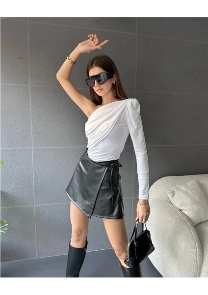 Kadın Tek Omuz Vatkalı Büzgü Detaylı Bluz