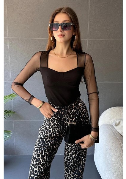 Kadın Kare Yaka Tül Detaylı Uzun Kollu Bluz