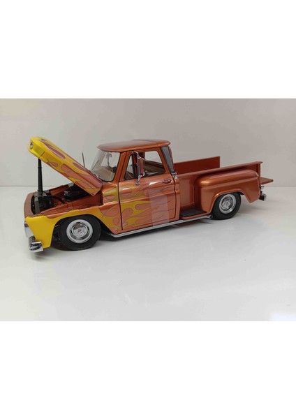 S. Star 1:18 1965 Chevrolet C-10 Stepside Pick-Up