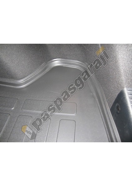 Mercedes C Serisi Sedan W205 Rampalı ve Kulaklı Bagaj Havuzu 2014-2021 Arası fırsatları