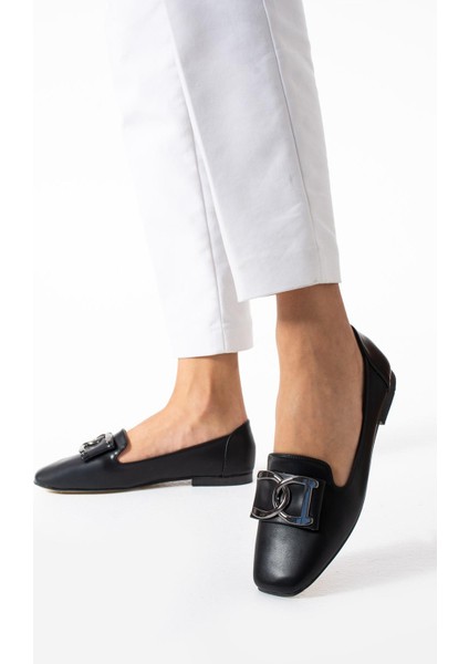 Kadın Siyah DC Aksesuralı Günlük Babet fiyatları