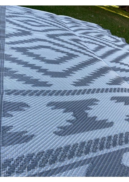 Kaymaz Taban Dekoratif Suya Dayanıklı 7 Mm Çim Halı modelleri