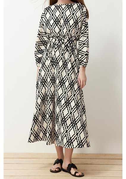 Yeni Regular Casual Günlük Crinkle Dokuma Bisiklet Yaka Uzun Kol Skater Maxi Boy Tesettür Elbise fiyatları