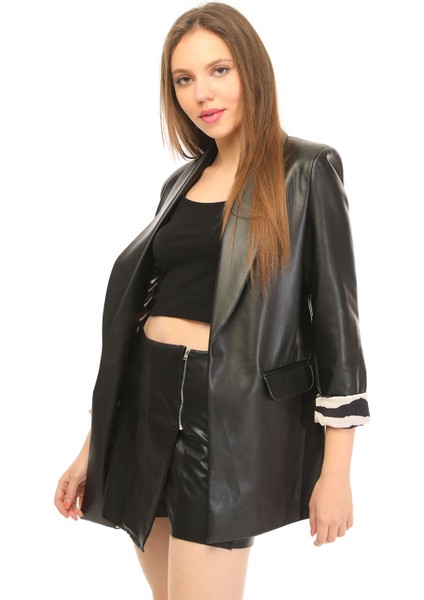 Siyah Deri Blazer Ceket ve Şortlu Etek Takımı Kolda Desenli Manşet Detaylı fiyatları