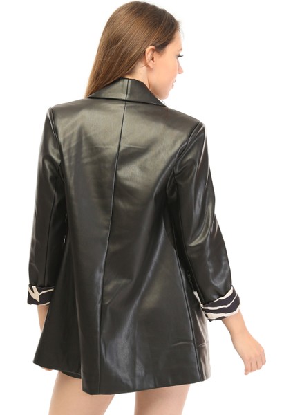 Siyah Deri Blazer Ceket ve Şortlu Etek Takımı Kolda Desenli Manşet Detaylı indirimleri