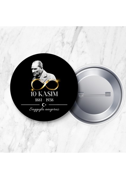 Gold Sonsuzluk Detaylı 10 Kasım Atatürk'ü Anma Iğneli Yaka Rozeti 58 mm
