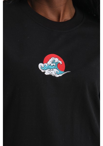 Japan Wave Kadın Yuvarlak Yakalı Nakışlı Siyah Sweatshirt fiyatları
