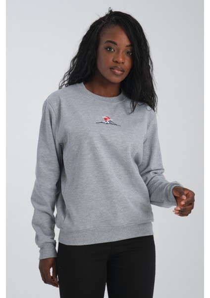 Mount Fuji Kadın Yuvarlak Yakalı Nakışlı Gri Sweatshirt