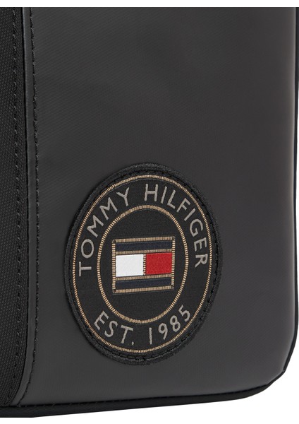 Tommy Hilfiger Siyah 16X21X3 cm Erkek Postacı Çantası Th Blocked Crossbody