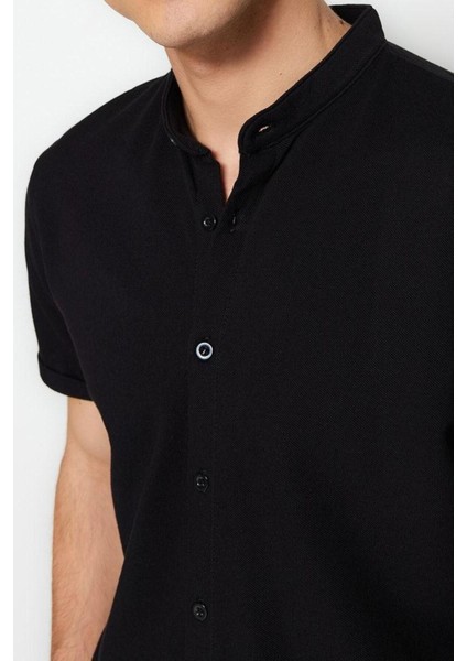 Erkek Moda Kısa Kol Örme Siyah Slim Fit Hakim Yaka Örme Pike Yazlık Gömlek