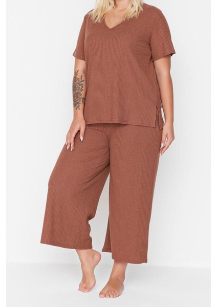 Büyük Beden Kadın Pamuk Polyester V Yaka Kısa Kol Fitilli V Yaka Capri Boy Örme Pijama Takımı fiyatları