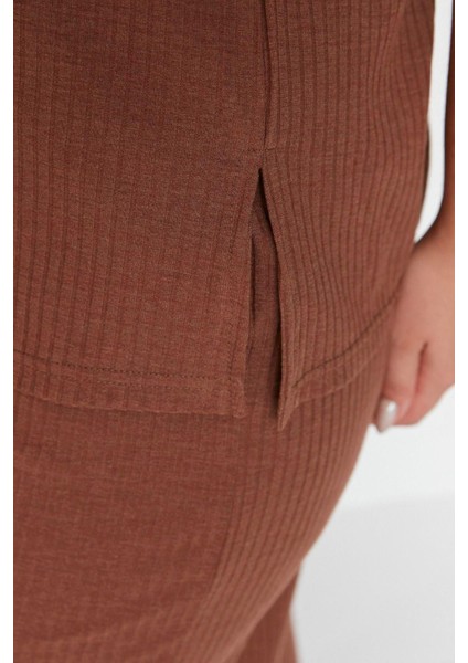 Büyük Beden Kadın Pamuk Polyester V Yaka Kısa Kol Fitilli V Yaka Capri Boy Örme Pijama Takımı fırsatları