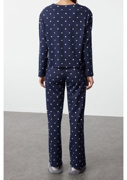 Kadın Pamuklu Bisiklet Yaka Uzun Kol Pamuk Puantiye ve Kalp Desenli Örme Pijama Takımı indirimleri