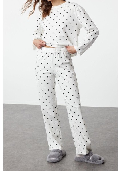 Kadın Pamuklu Bisiklet Yaka Uzun Kol Pamuk Puantiye ve Kalp Desenli Örme Pijama Takımı