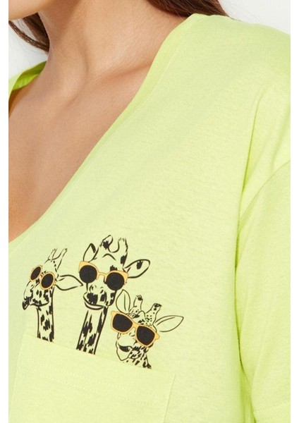Kadın Pamuk V Yaka Kısa Kol Baskılı Cep Detaylı Geniş Kalıp T-Shirt Pantolon Örme Pijama Takımı fırsatları