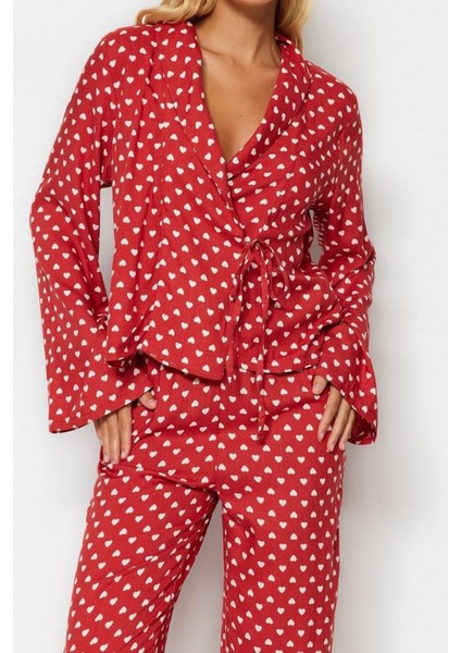 Kadın Viskon V Yaka Uzun Kol Kalp Desenli Bağlama Detaylı Gömlek-Pantolon Dokuma Pijama Takımı modelleri