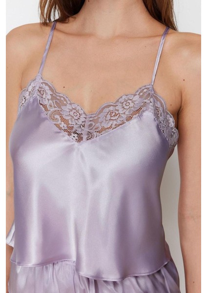 Kadın Polyester V Yaka Askılı Kol Dantel Detaylı Ip Askılı Saten Dokuma Pijama Takımı fırsatları