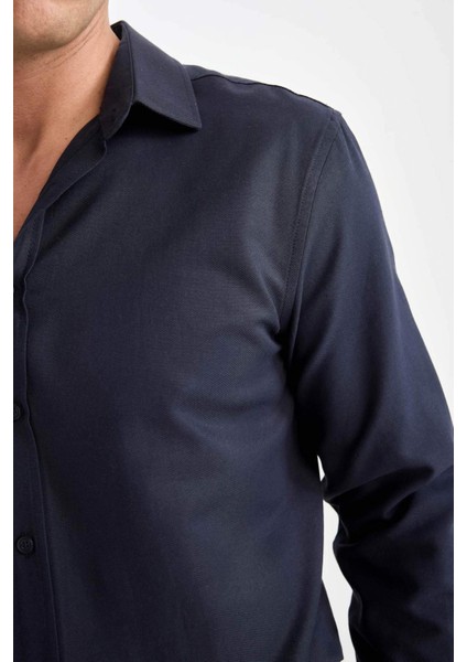 Modern Fit Polo Yaka Dokulu Uzun Kollu Gömlek E0475AX24AU fırsatları