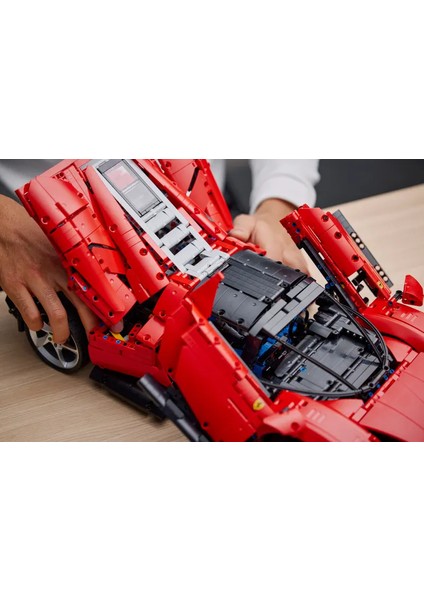 LEGO® Technic Ferrari Daytona Sp3 42143