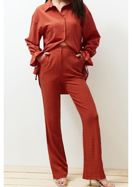 Kadın Yeni Moda Ispanyol Paça Regular Boy Dokuma Kahverengi Flare Kalıp Dokulu Pantolon fırsatları