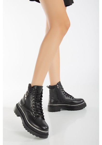 35 Kadın Simli Sargılı Kısa Postal Bot Siyah