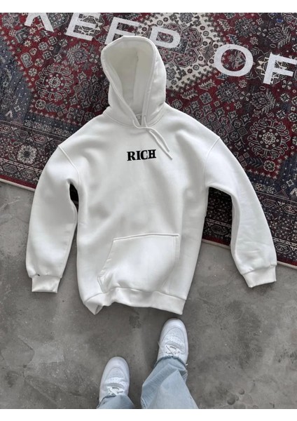 Kapüşonlu Göğüs Baskılı Sweatshirt