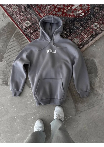 Kapüşonlu Göğüs Baskılı Sweatshirt