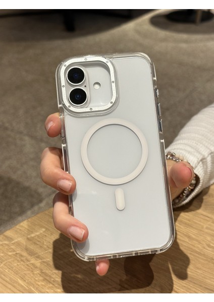 iPhone 16 Plus Uyumlu Darbelere Karşı Korumalı Magsafe Özellikli Beyaz Detaylı Sararmaz Şeffaf Kılıf
