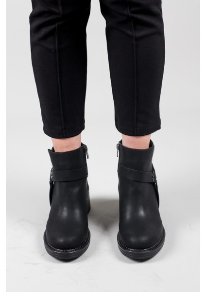 ANETA Fermuarlı Kısa Kadın Bot SİYAH modelleri
