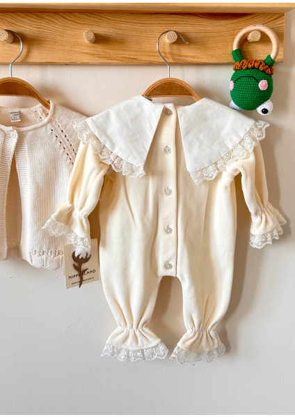 Ellie Kız Bebek Organik Pamuklu Çiçek Nakışlı Dantelli Kadife Tulum ve Hırka Takımı modelleri