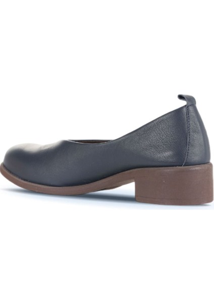 Lacivert Deri Kadın Az Topuklu Ayakkabı 01WD1802 01WD1802 fırsatları