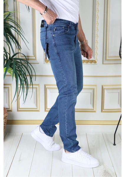 Erkek Açık Mavi Renk Regular Fit Rahat Kesim Esnek Likralı Denim Jeans Şık Kot Pantolon