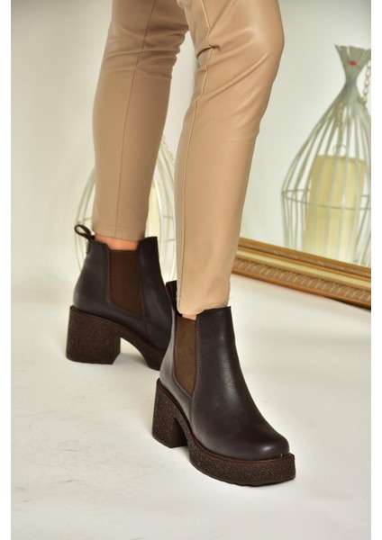 T996220009 Kahverengi Kalın Topuklu Kadın Bot fiyatları