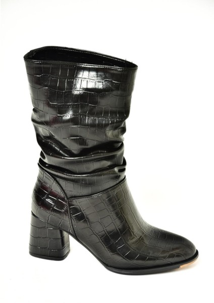 T848243011 Siyah Kroko Baskı Kalın Topuklu Kadın Bot