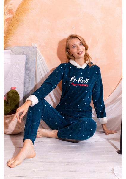 Kapüşonlu Kışlık Kadın Peluş Polar Pijama Takımı - Yeni Yıl Pijaması