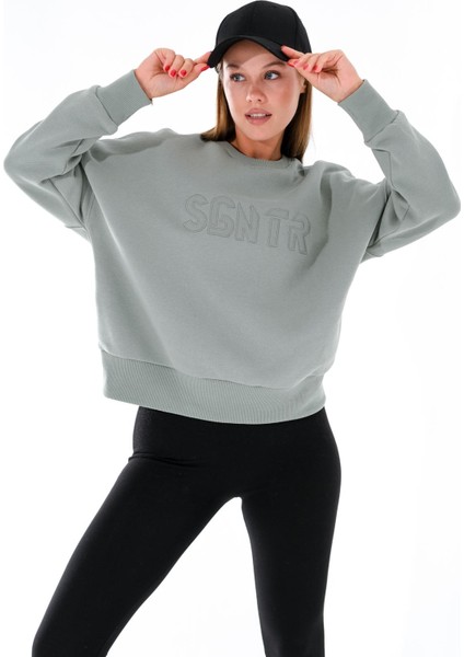 724511_Kadın Oversize Sweatshirt - Aplike Nakışlı, Yuvarlak Yaka, Günlük Rahat Spor Giyim