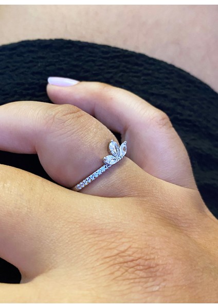 Kadın Yarım Çiçek Model Gümüş Şık Yüzük modelleri