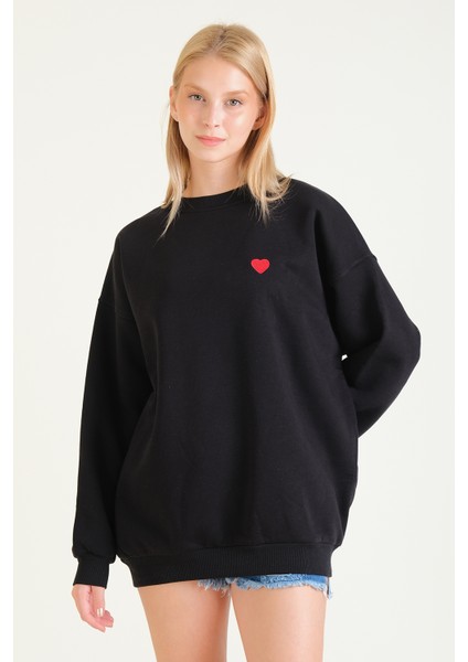 Kadın Kalp Nakışlı 3 Ip Şardonlu Oversize Sweatshirt Siyah