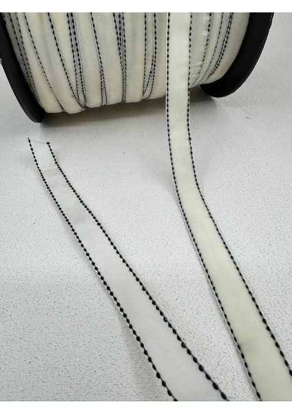 1.5 cm Puntalı Kadife-5 Metre-(Ekru/siyah)