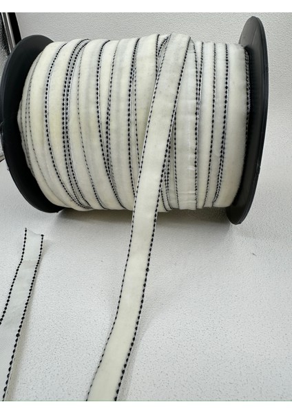 1.5 cm Puntalı Kadife-5 Metre-(Ekru/siyah)