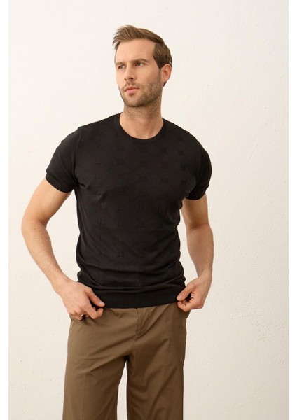 Erkek Kare Desenli Slim-Fit Kalıp Yazlık Triko T-Shirt Siyah - 5020DNGR