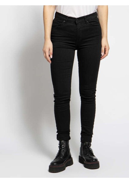 Amy x Black Jeans