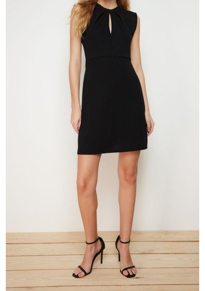 Moda Regular Gündüz Gece Scuba Krep Örme Dik Yaka Kolsuz Kol A-Line Mini Boy Elbise