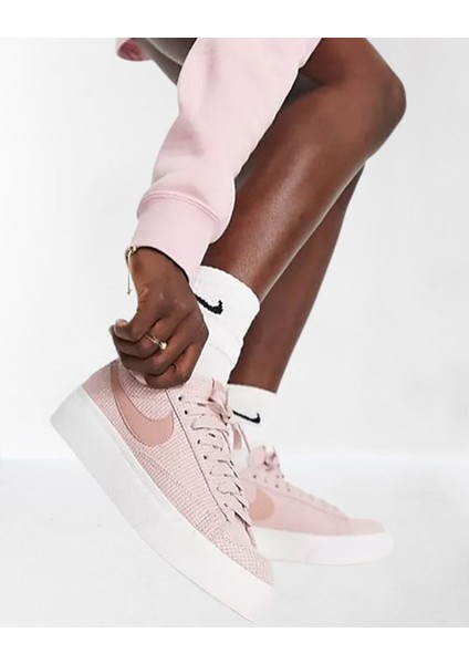 Blazer Low Platform Essential Kadın Sneaker Ayakkabı DN0744-600