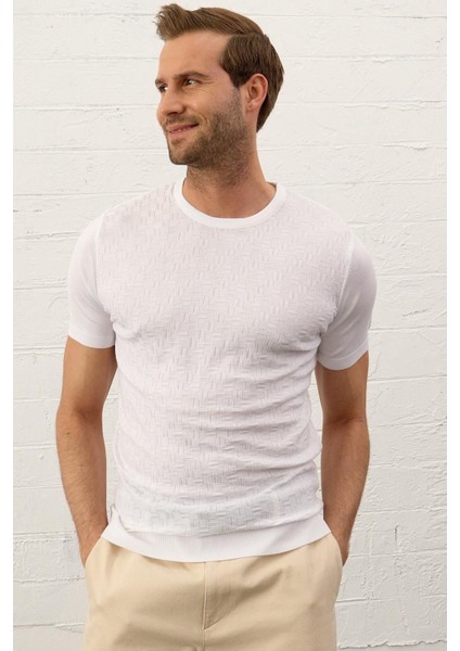 Erkek Desenli Bisiklet Yaka Slim-Fit Kalıp Ince Triko T-Shirt Beyaz - 5015DNGR fiyatları