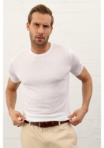 Erkek Desenli Bisiklet Yaka Slim-Fit Kalıp Ince Triko T-Shirt Beyaz - 5015DNGR fırsatları