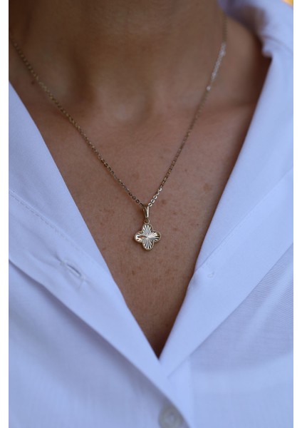 14 Ayar Altın Işıltılı Yonca Kolye Ucu modelleri